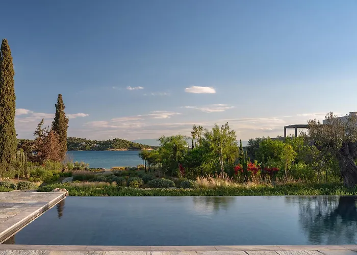 Beachfront Oneiro With Sea Views *