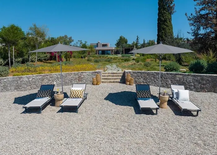 Villa Beachfront Oneiro With Sea Views