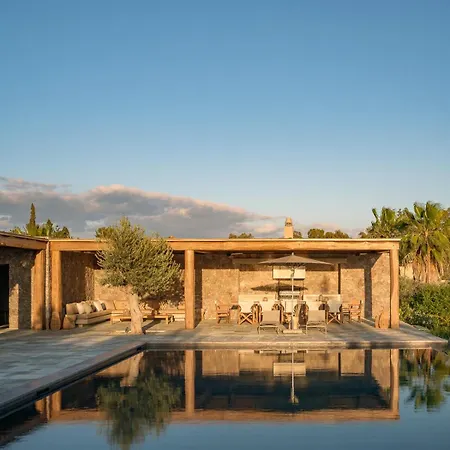 Beachfront Oneiro With Sea Views Villa