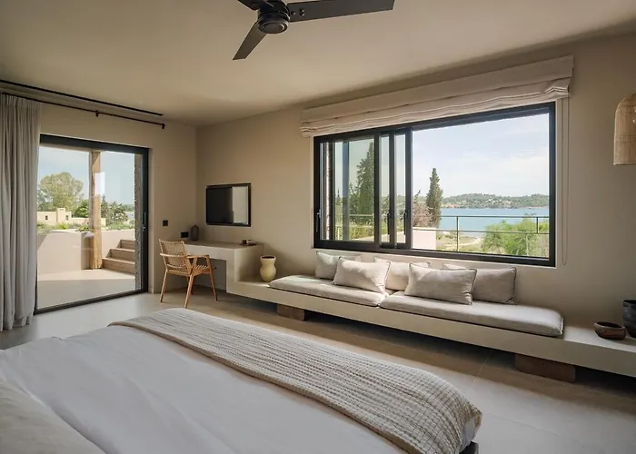 Beachfront Oneiro With Sea Views וילה *