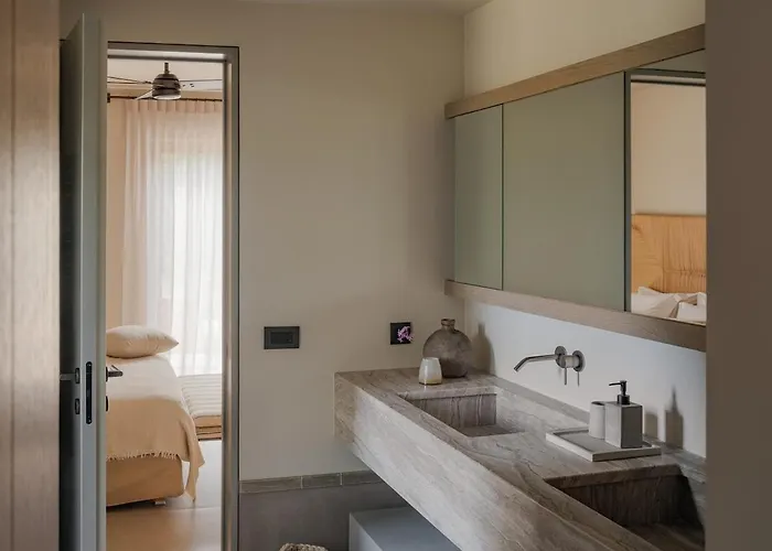 Beachfront Oneiro With Sea Views וילה *