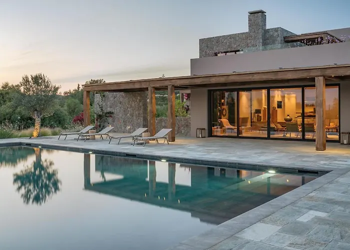 Beachfront Oneiro With Sea Views *